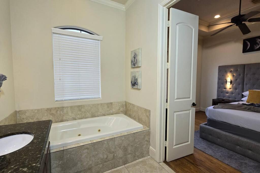 Modern Galleria Gem Private Jacuzzi 3 Br Houston Zewnętrze zdjęcie