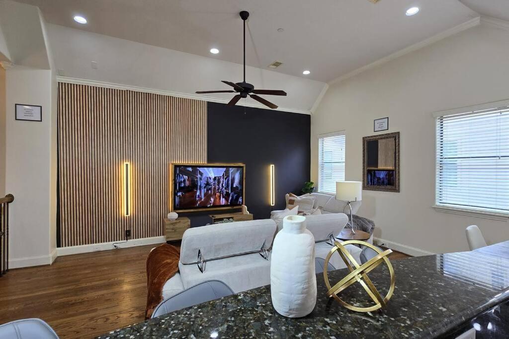 Modern Galleria Gem Private Jacuzzi 3 Br Houston Zewnętrze zdjęcie