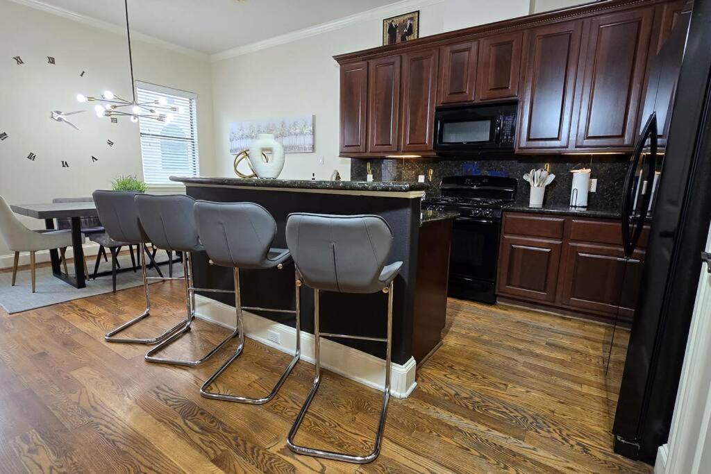 Modern Galleria Gem Private Jacuzzi 3 Br Houston Zewnętrze zdjęcie