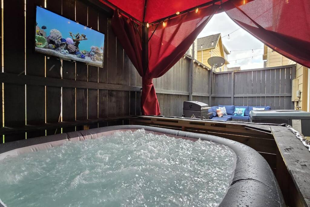 Modern Galleria Gem Private Jacuzzi 3 Br Houston Zewnętrze zdjęcie